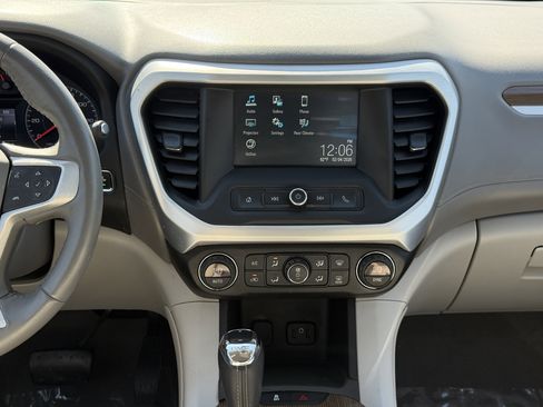 Used 2019 GMC Acadia SLE image 19