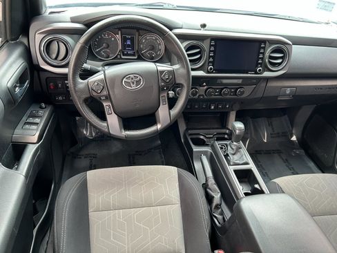 Used 2021 Toyota Tacoma TRD Off-Road image 21
