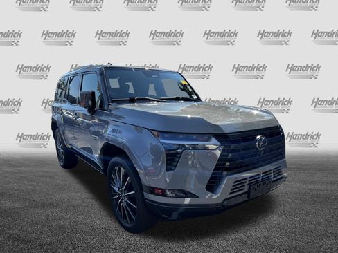 Certified 2024 Lexus GX 550 w/ Accessory Package (2T) image 2