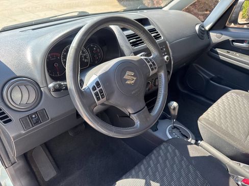 Used 2009 Suzuki SX4 AWD Hatchback image 17