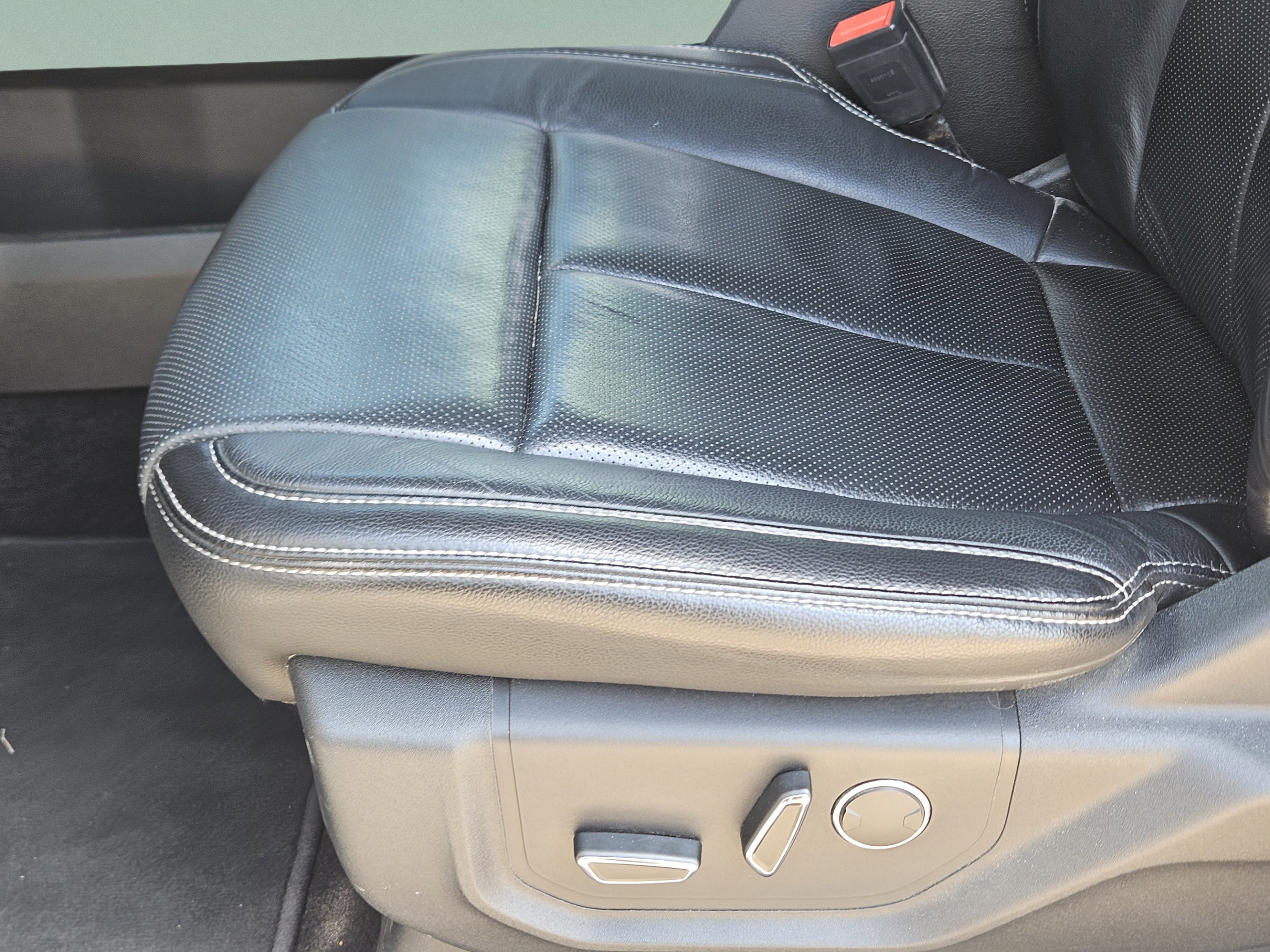 Used 2018 Ford F150 Lariat RWD image 16