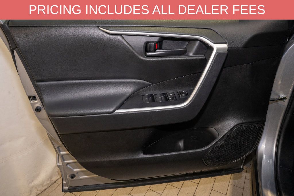 Certified 2022 Toyota RAV4 LE FWD image 10