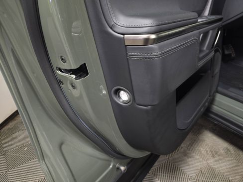 Used 2022 Rivian R1S Launch Edition image 32