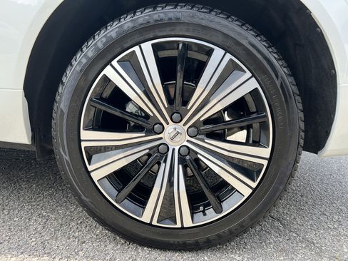 Used 2023 Volvo XC60 B5 Plus w/ Protection Package Premier AWD/4WD image 25