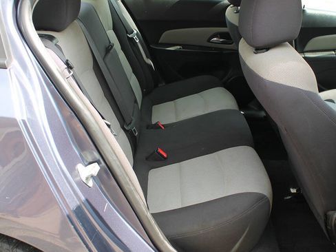 Used 2014 Chevrolet Cruze LS image 19