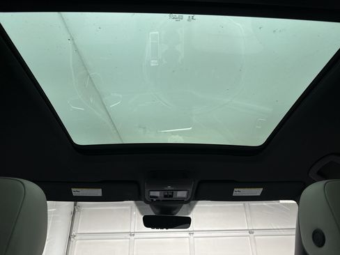 Used 2024 Volkswagen Atlas Cross Sport SEL Premium R-Line image 20