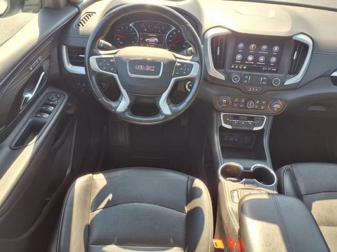 Used 2022 GMC Terrain SLT w/ Tech Package FWD image 3