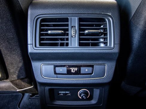 Used 2020 Audi Q5 2.0T Titanium Premium Plus w/ Premium Plus Package image 45