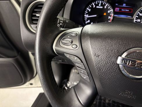 Certified 2017 Nissan Pathfinder SV image 19