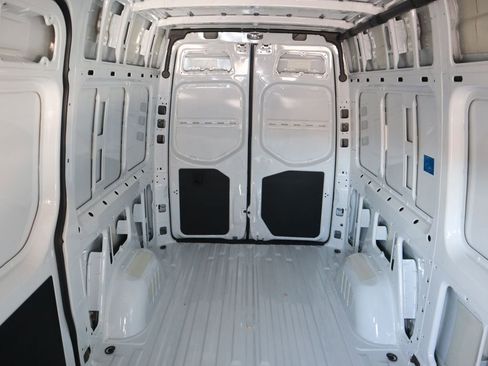 Used 2024 Mercedes-Benz Sprinter 2500 image 13