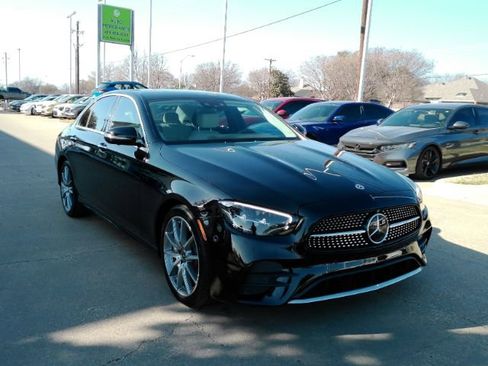 Used 2022 Mercedes-Benz E 350 Sedan w/ Driver Assistance Package image 4