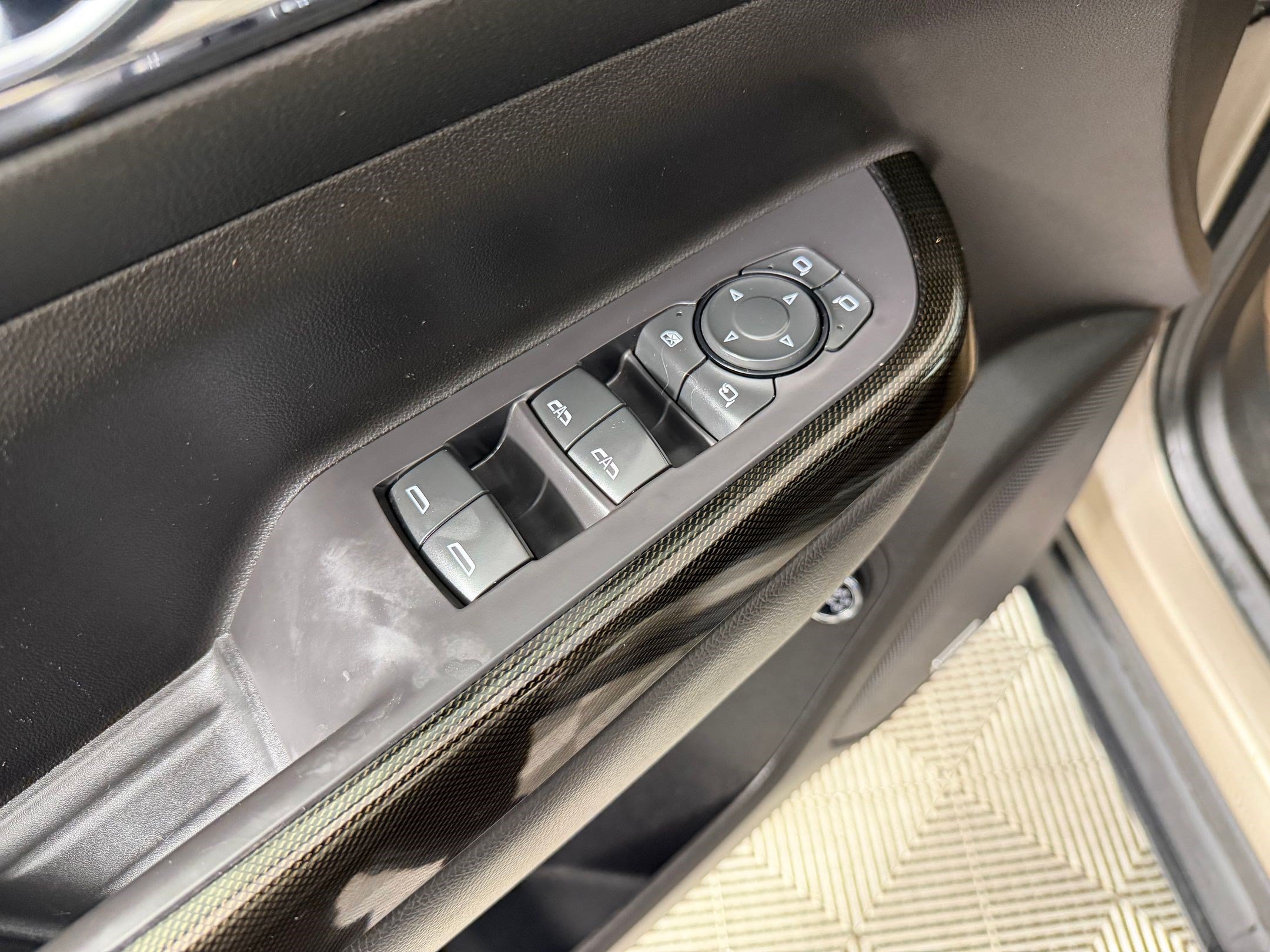 Used 2022 GMC Acadia AT4 w/ Technology Package AWD/4WD image 14