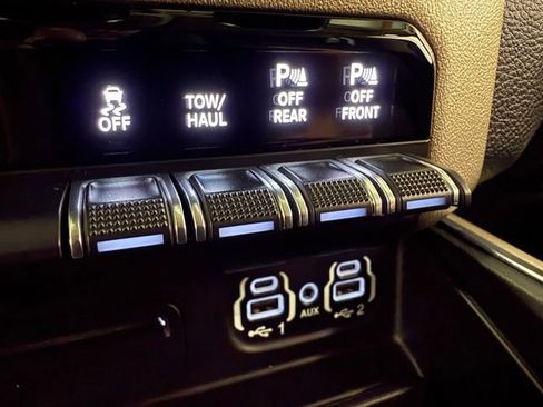 Used 2019 RAM 1500 Laramie image 22