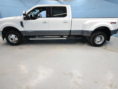 Used 2022 Ford F350 Lariat w/ Lariat Ultimate Package AWD/4WD image 36