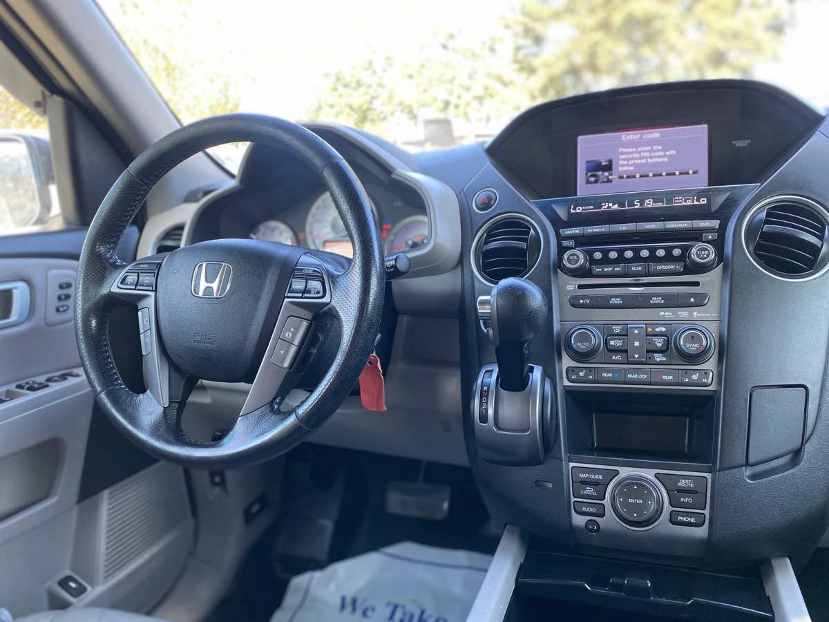 Used 2015 Honda Pilot Touring image 19