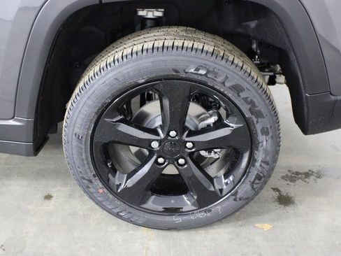 New 2025 Jeep Grand Cherokee Altitude image 44