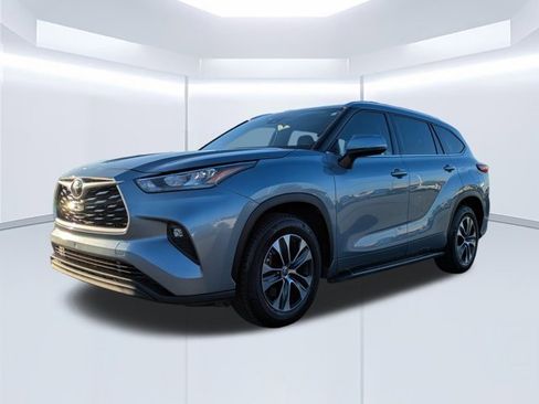 Used 2020 Toyota Highlander XLE image 7