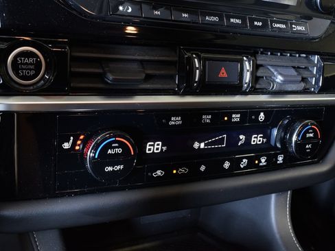 Used 2023 Nissan Pathfinder SL w/ Lighting Package (N92) AWD/4WD image 26