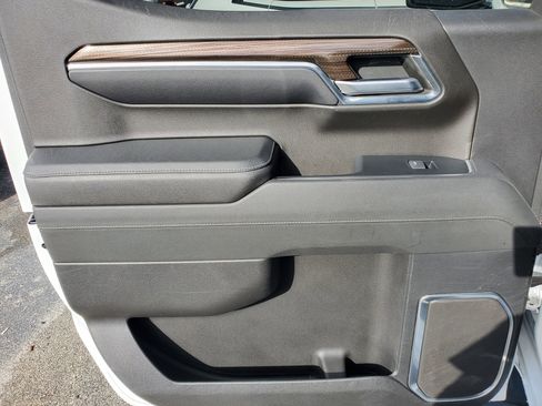 Used 2023 Chevrolet Silverado 1500 RST image 9