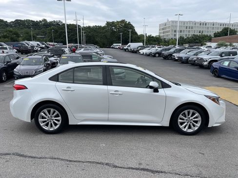 Used 2023 Toyota Corolla LE w/ LE Premium Package FWD image 7