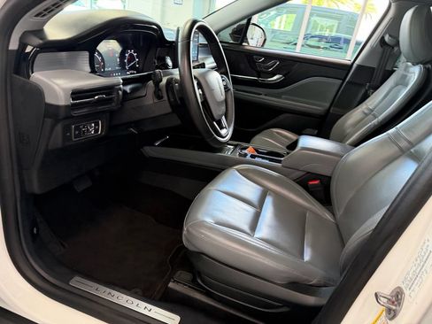 Used 2022 Lincoln Corsair FWD image 11