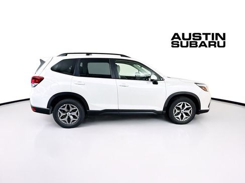 Used 2021 Subaru Forester Premium image 8