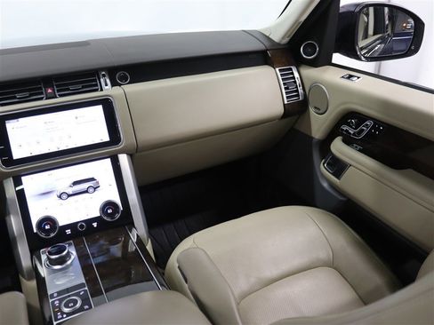 Used 2020 Land Rover Range Rover HSE image 21