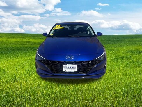 Used 2021 Hyundai Elantra SEL FWD image 2