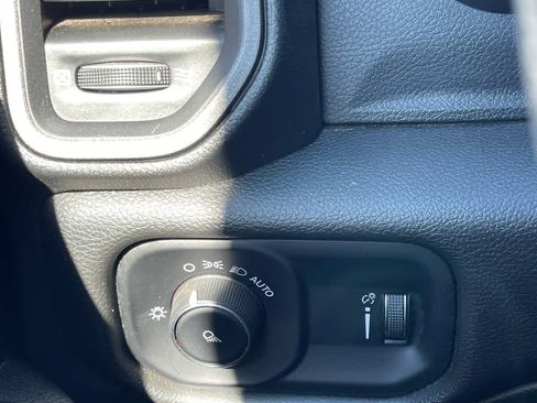 Used 2024 RAM 3500 Tradesman w/ Chrome Appearance Group AWD/4WD image 21