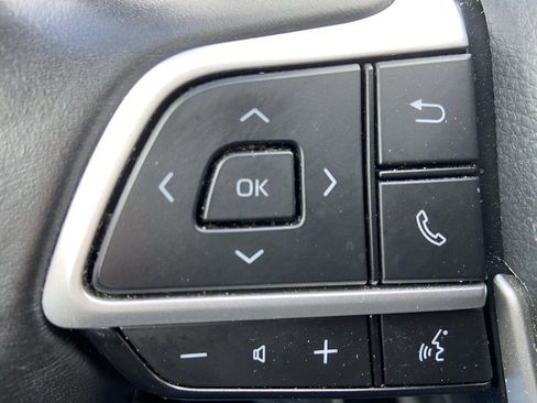 Used 2024 Toyota Highlander LE image 14