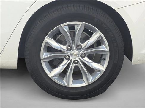 Used 2019 Chevrolet Malibu LT image 15