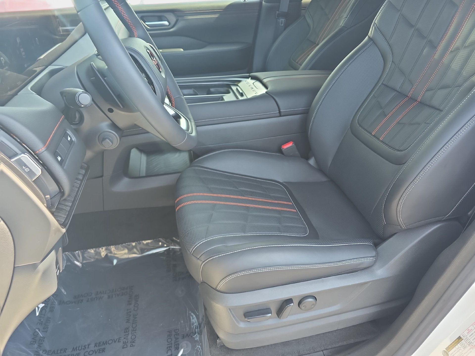 Used 2025 Nissan Armada PRO-4X AWD/4WD image 15