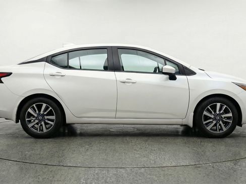 Used 2025 Nissan Versa SV image 11