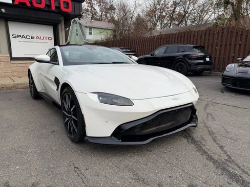 Used 2019 Aston Martin V8 Vantage Coupe image 4