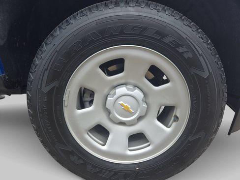 Used 2022 Chevrolet Colorado W/T AWD/4WD image 36