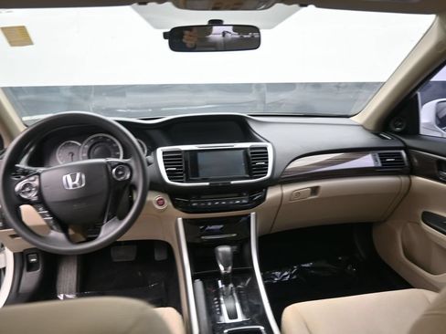 Used 2017 Honda Accord EX image 14