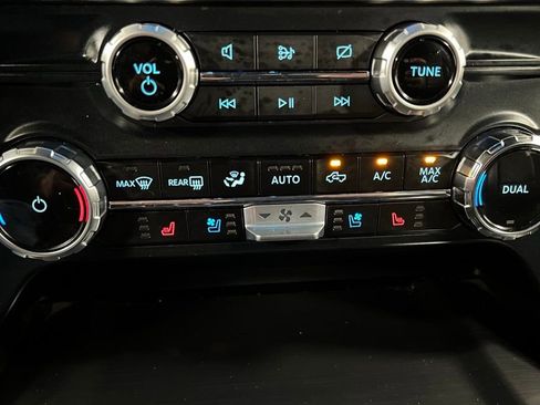 Used 2023 Ford F150 Lariat w/ Equipment Group 502A High image 46