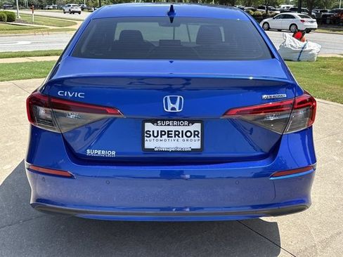 Used 2022 Honda Civic Touring image 5