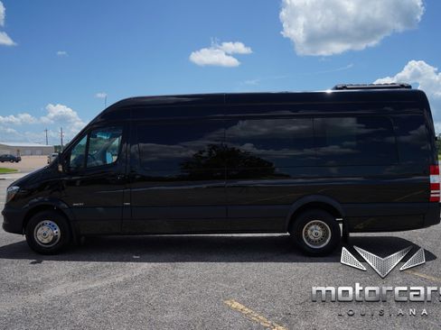 Used 2015 Mercedes-Benz Sprinter 3500 image 4