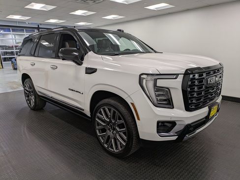Used 2025 GMC Yukon Denali Ultimate image 3