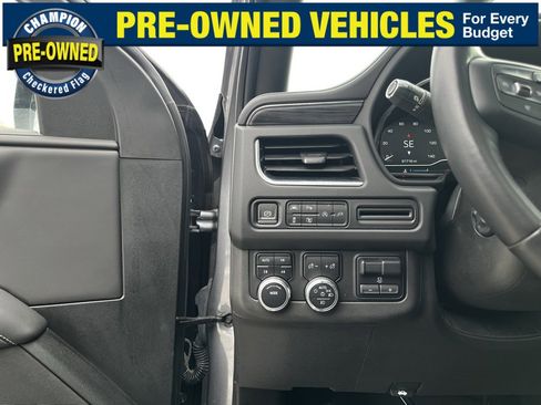 Used 2022 GMC Yukon SLT w/ SLT Premium Package image 24