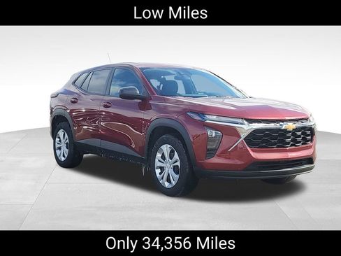 Certified 2024 Chevrolet Trax LS image 2