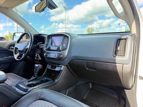 Used 2019 Chevrolet Colorado Z71 AWD/4WD image 17