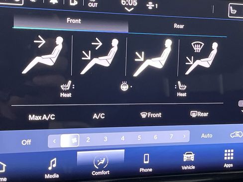 Used 2023 Chrysler Pacifica Touring-L FWD image 22