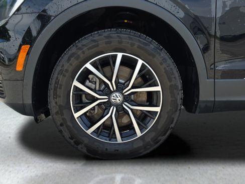 Used 2021 Volkswagen Tiguan SE w/ Panoramic Sunroof Package AWD/4WD image 43