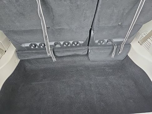 Used 2024 Chrysler Pacifica Touring-L image 93