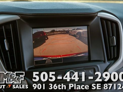 Used 2024 GMC Terrain SLE w/ Driver Convenience Package image 16
