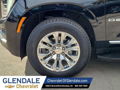 Certified 2025 GMC Yukon XL Denali AWD/4WD image 18