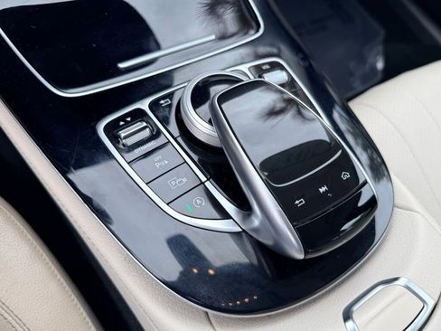Used 2017 Mercedes-Benz E 300 image 23