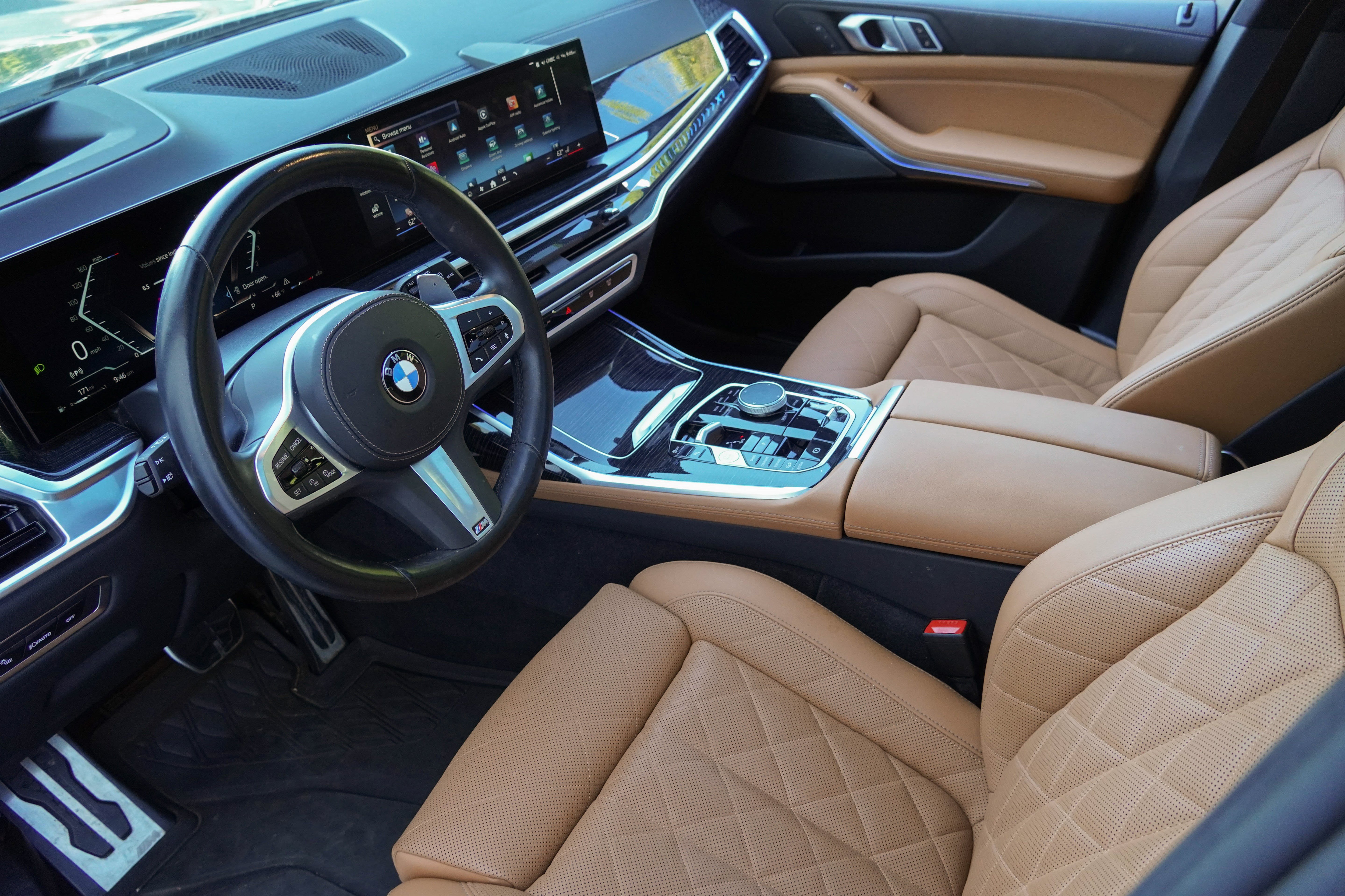 Certified 2024 BMW X7 xDrive40i w/ M Sport Package AWD/4WD image 6